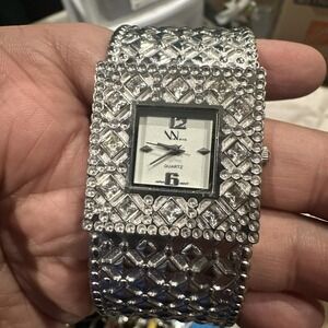 Working Via Nova Women's Quartz‎ Watch Silver Design Cuff Band 33mm New Battery